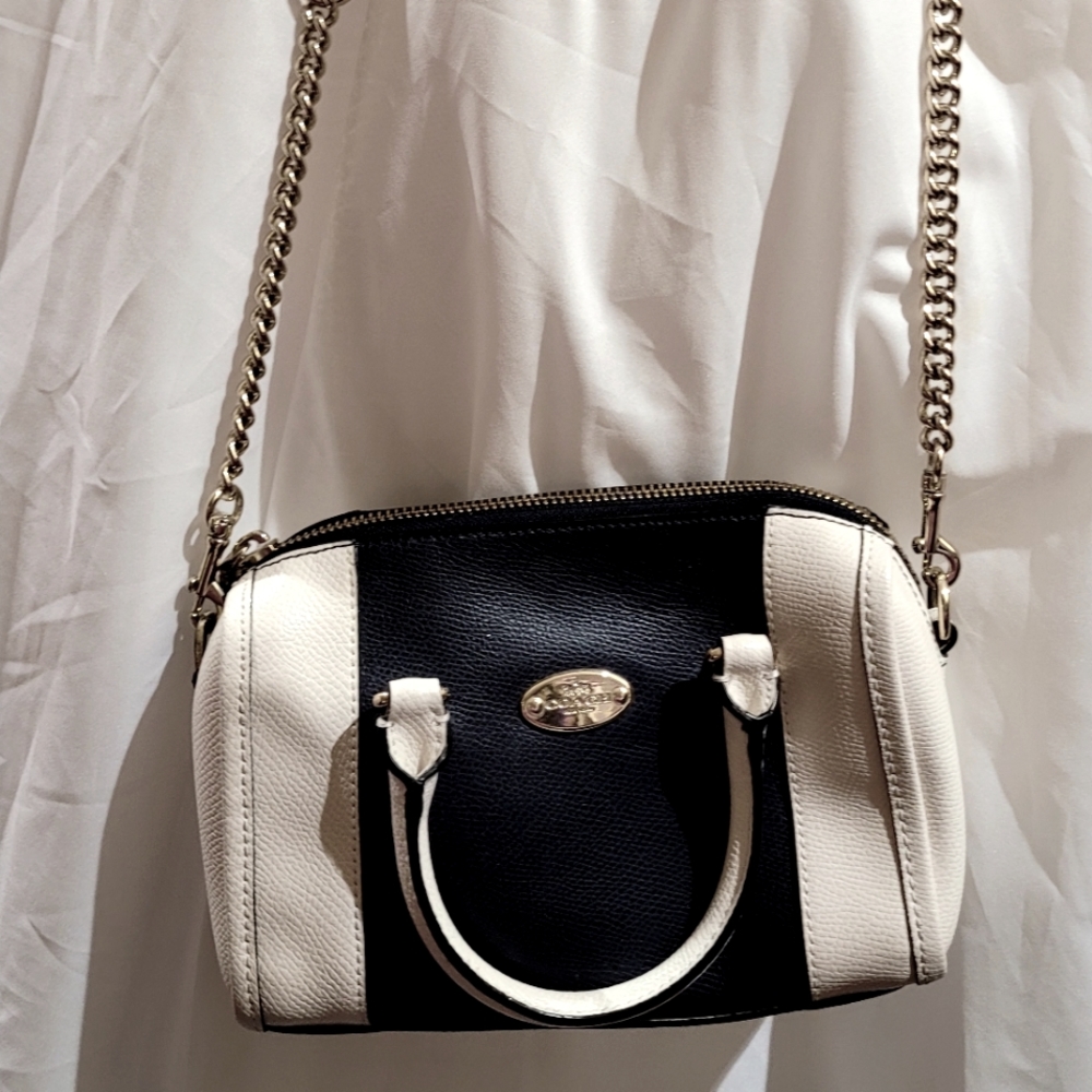 Coach crossbody leather hand/sling